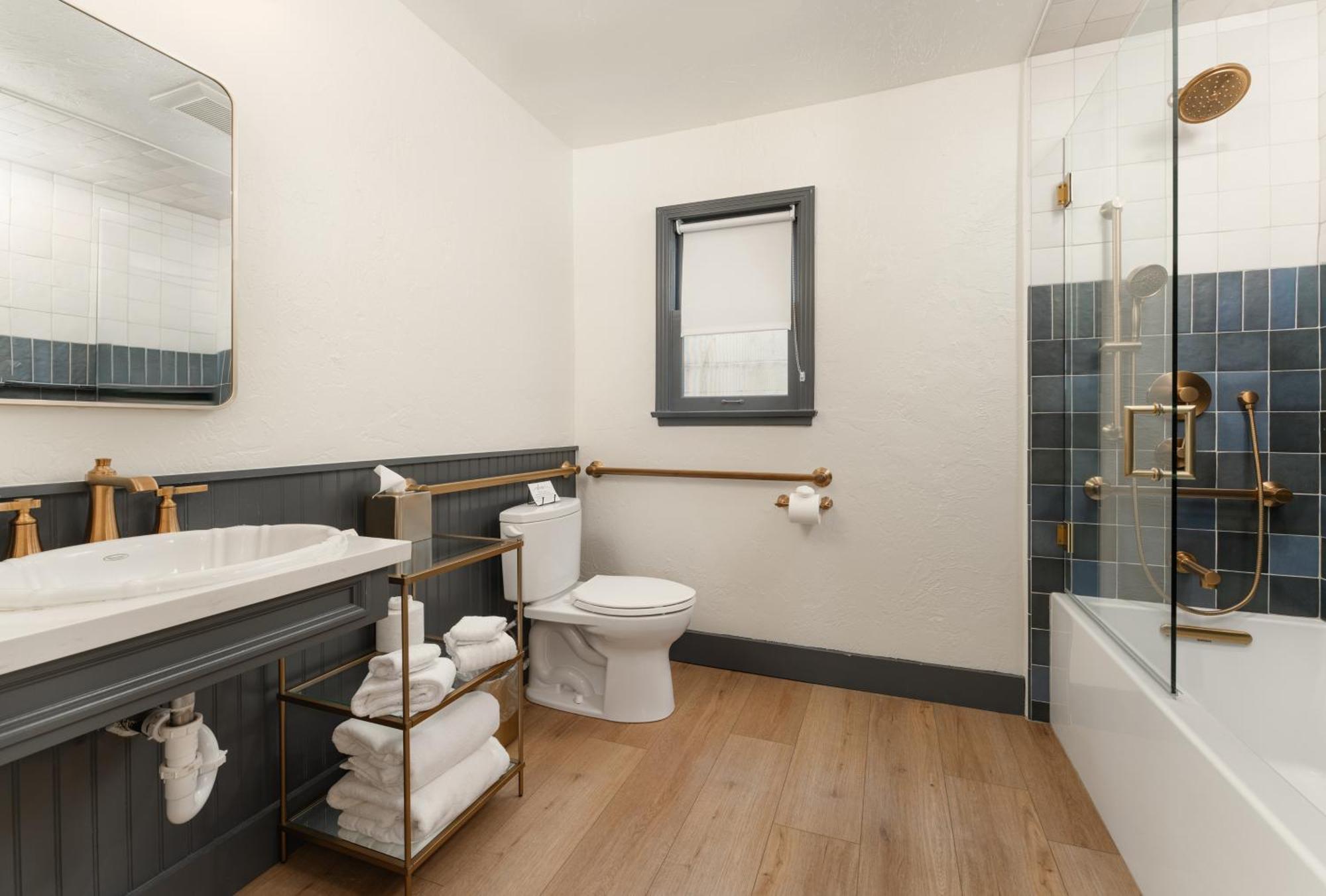 Petit Soleil - Bed, Breakfast And Bar Bed and Breakfast San Luis Obispo Eksteriør billede