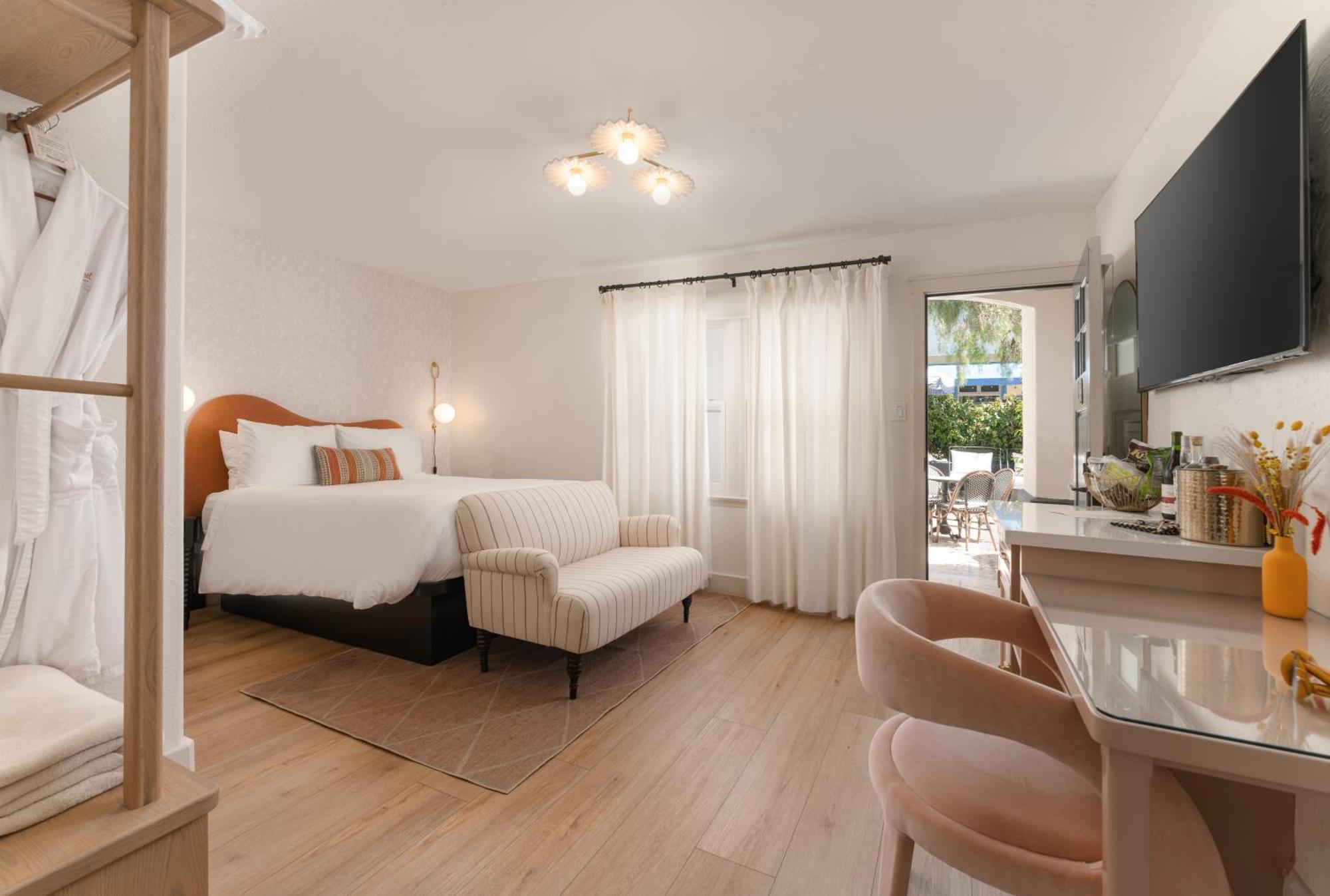 Petit Soleil - Bed, Breakfast And Bar Bed and Breakfast San Luis Obispo Eksteriør billede