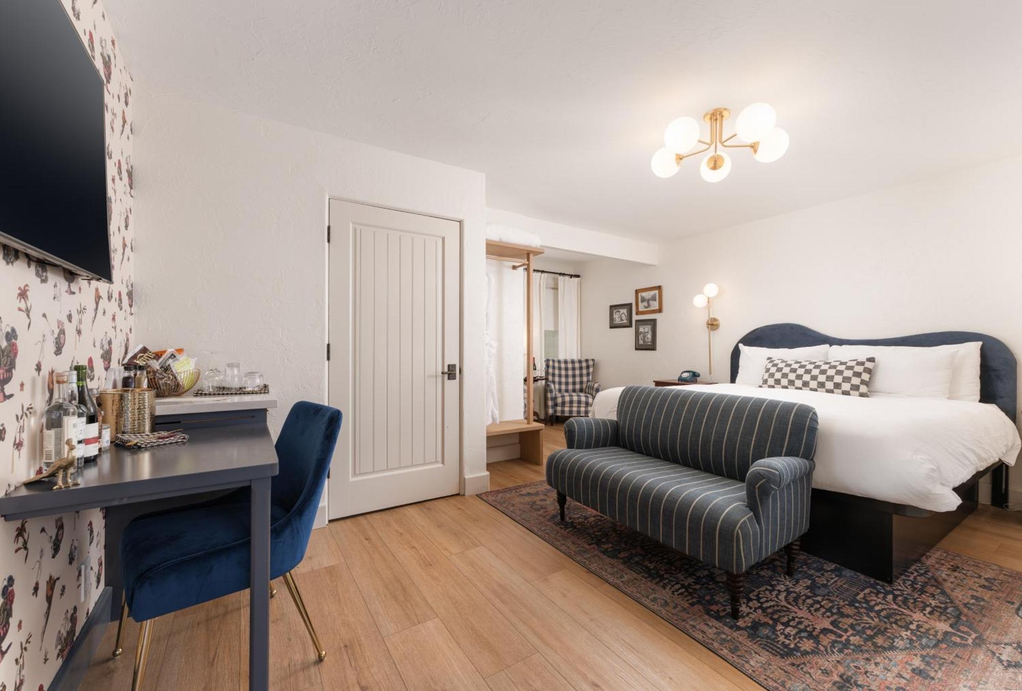 Petit Soleil - Bed, Breakfast And Bar Bed and Breakfast San Luis Obispo Eksteriør billede