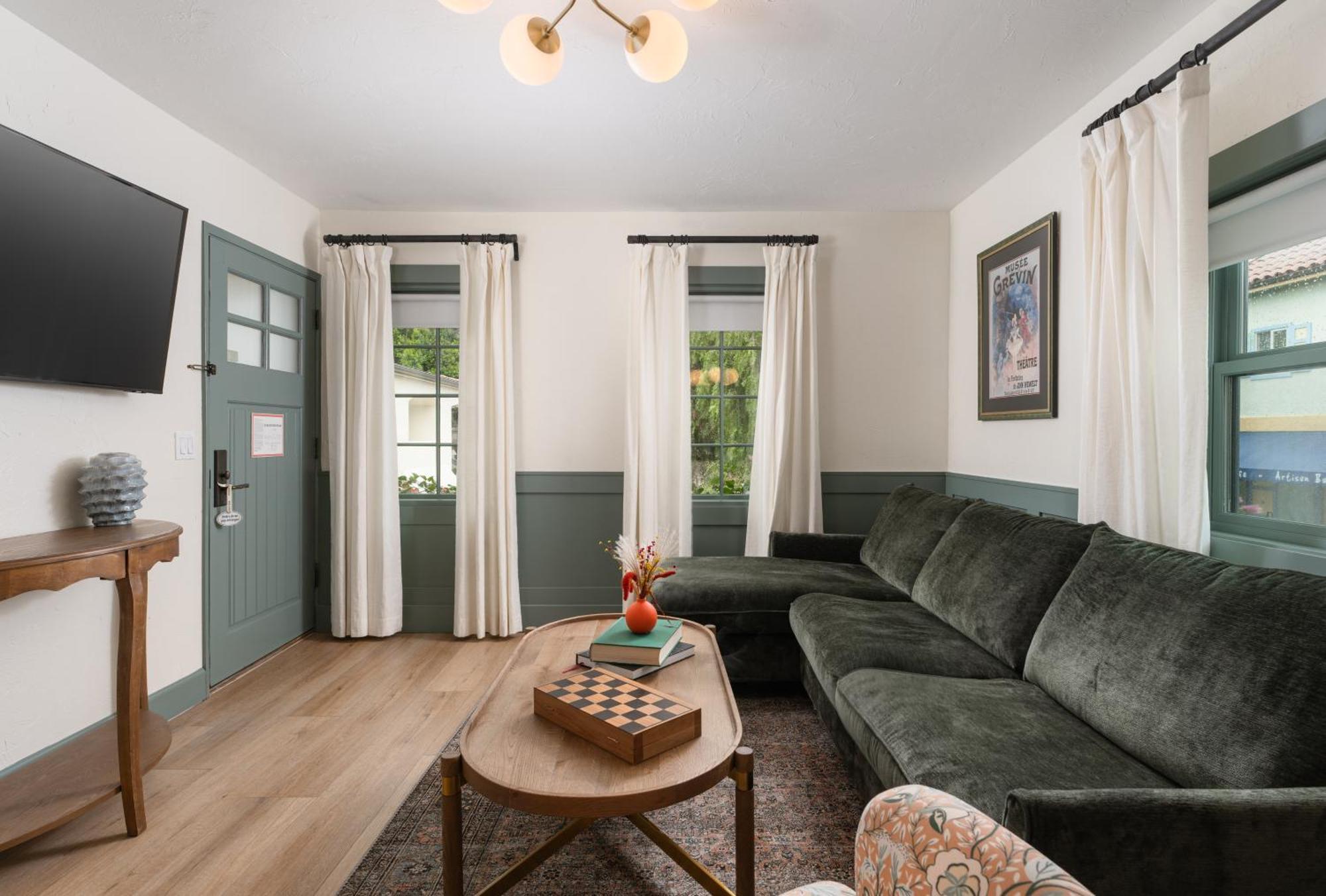 Petit Soleil - Bed, Breakfast And Bar Bed and Breakfast San Luis Obispo Eksteriør billede