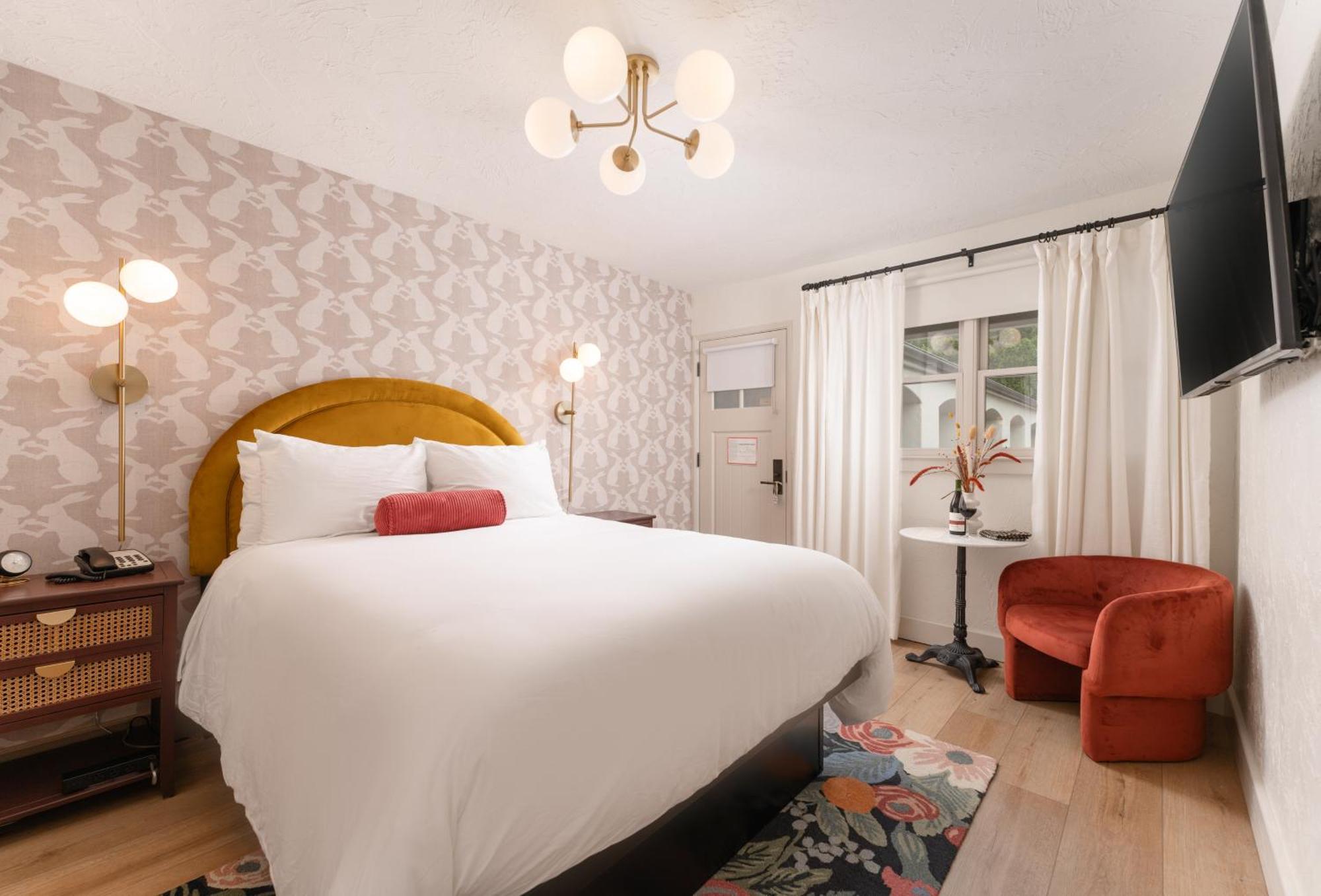 Petit Soleil - Bed, Breakfast And Bar Bed and Breakfast San Luis Obispo Eksteriør billede